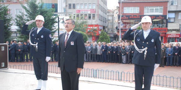 10 Kasım'a görkemli anma 