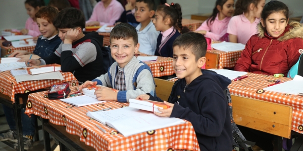 18 Bin Öğrenciye Ağız Bakım Seti Hediye!