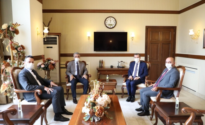Başkan Arısoy’dan Erzincan Valisi Mehmet Makas’a “Hayırlı Olsun” Ziyareti