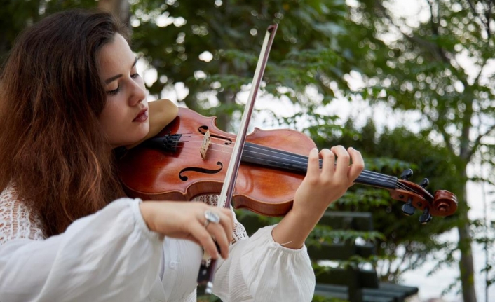  CRR Senfoni Orkestrası’ndan “Dansa Davet”