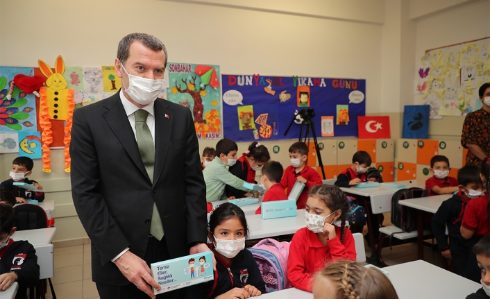 Zeytinburnu’ndaki Okullarda ‘Sağlık Elde Başlıyor’