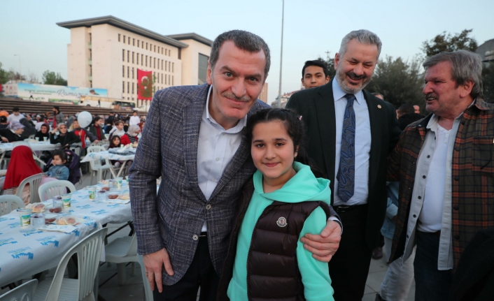 15 Temmuz Meydanı’nda 5 Bin Kişilik İftar