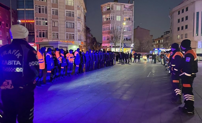 Zeytinburnu Arama Kurtarma (ZAK) Ekibi 14 Kişiyi Enkazdan Kurtardı