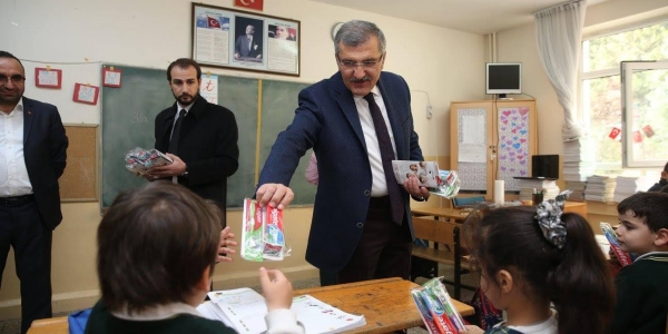 20 Bin Öğrenciden Diş Fırçalama Sözü