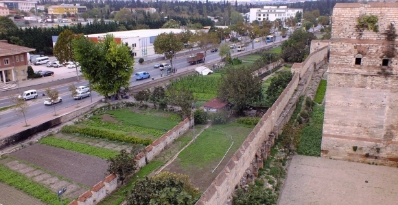 400 yıllık bostana AVM planı!