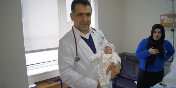 570 Gram’lık Akdeniz Bebek Avrasya Hospital ile hayata tutundu