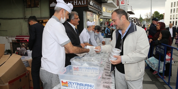 5 Bin Kase Aşure 2 Saatte Tükendi