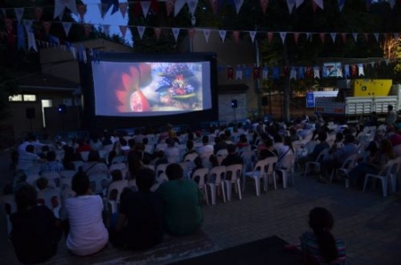 Açık Havada Sinema Keyfi Devam Ediyor..