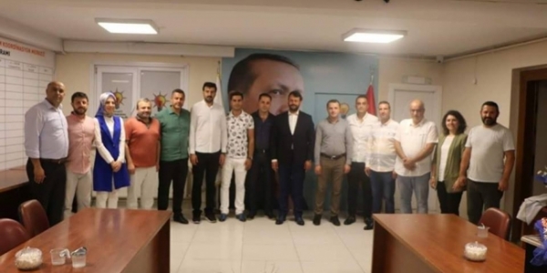 Ak Parti Zeytinburnu Mahalle Başkanlarından Değişiklik