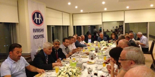 Avrasya Hospital ilçe Protokolünü iftarda bir araya getirdi