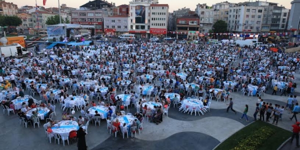 Aynı Sofrada 3 Bin Kişi Rahmet ve Bereketi Paylaştı