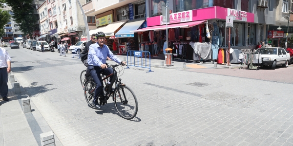 Başkan 500 Bisikletliyle Trafikte!