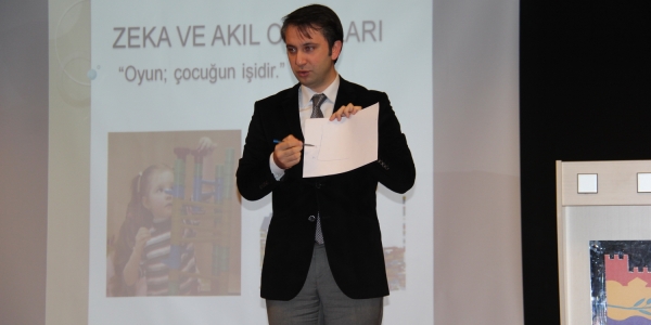 Bilgi Evi Öğretmenleri Zekâ Oyunları Seminerinde