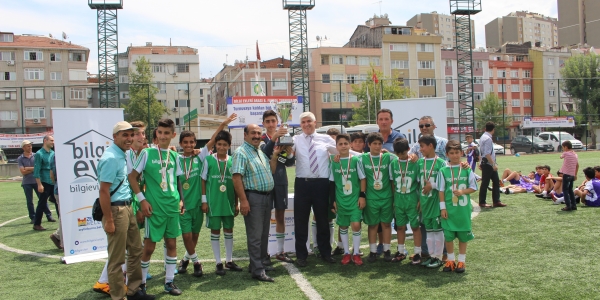 Bilgi evleri arası futbol turnuvasının şampiyonu: Yenidoğan Gökalp