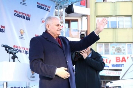 Binali Yıldırım’a Zeytinburnu’nda coşkulu karşılama