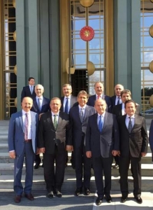   Cumhurbaşkanı Erdoğan, Belediye Başkanlarını Cumhurbaşkanlığı Sarayı'nda Ağırladı