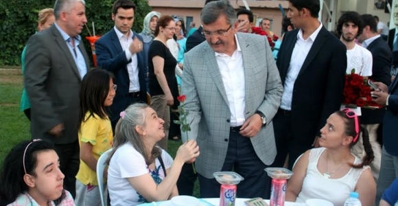 Engelliler ve aileleri Belediyenin iftarında buluştu