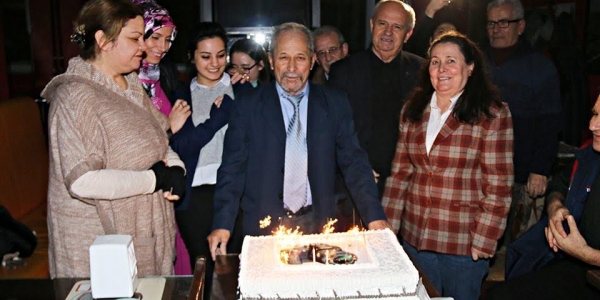 Gazeteci  (Dede) Mehmet Alpay,   Yaş 70 , Hizmete Devam Dedi!..