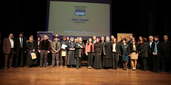 Geleceğin Ustalarını Zeytinburnu Belediyesi Ödüllendirdi