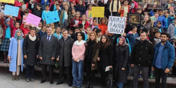 Hayata 1 Aralık Projesi Kapsamında Öğrenciler Kitap Okudu