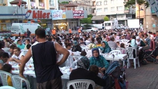 İlk Sokak iftarı Nuripaşa'da yapıldı