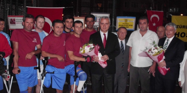 İsöslü Gazi Futbolcularla İdmanda Duygulu Anlar