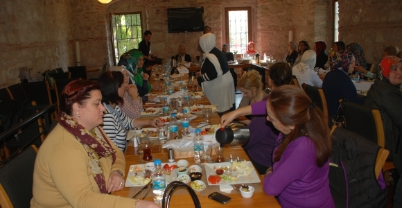Kadın meclisi kahvaltılı toplantıda bir araya geldi