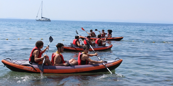 Kano, Yüzme, Okçuluk ve Trekking… Hepsi Ücretsiz Yaz Kampında