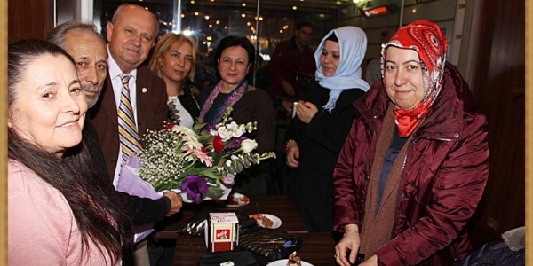 Mehmet Alpay 68 yaşına dostları ile girdi