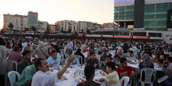 Meydan İftarına Yoğun İlgi