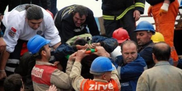 Samsun'da 30 tonluk kapak çöktü