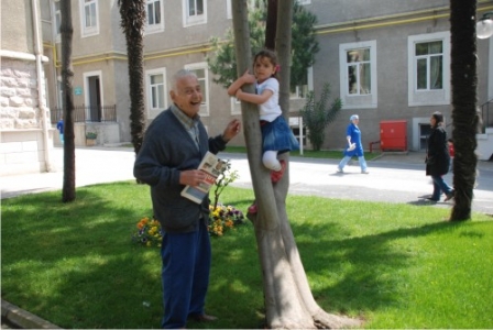 Surp Pırgiç Ermeni Hastanesi bahçesi 