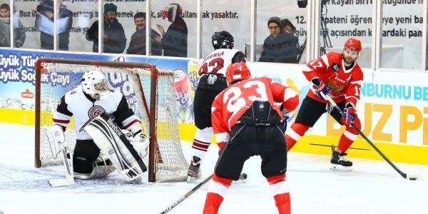 Türkiye Buz Hokeyi Süper Ligi’nde Bir İlk yaşandı