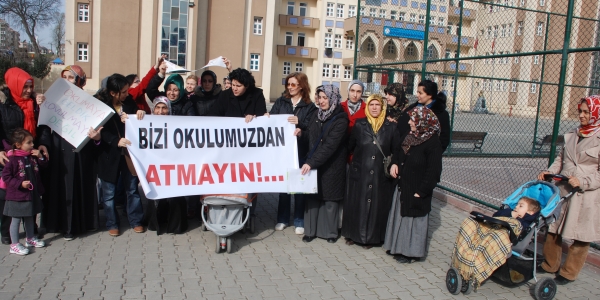 Velilerden protesto var 