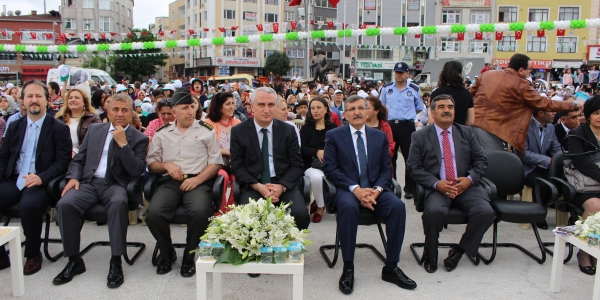 Yeşil okul yarışması beton üstünde yapıldı