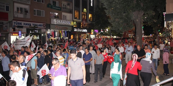 Zeytinburnu MHP'den Zafer Bayramı ve Teröre Lanet Yürüyüşü Gerçekleştirdi