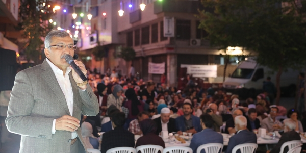 Zeytinburnu Sokaklarını Ramazan Bereketi Sardı