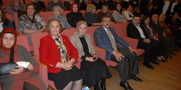 Zeytinburnulu Kadınlar danışma meclisi ile yönetime el koydu