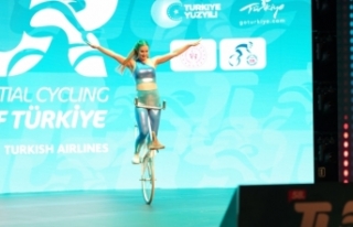 Artistik Bisikletin Süperstarı Viola Brand, 58....