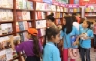Bilge Çocuklar Kitap ve Kültür Fuarı’nı Gezdi