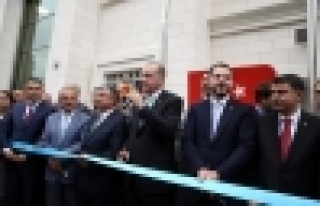 Cumhurbaşkanı Erdoğan, Zeytinburnu'nda okul açtı