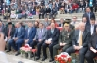 Devlet erkanı Nevruzu Toplapı'da kutladı