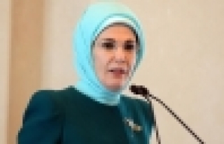 Emine Erdoğan ve Fatma Betül Sayan Kaya Zeytinburnu’nda