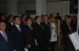 Nursultan Nazarbayev'e Abay Ortaokulunda kutlama 