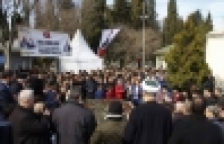 Yeniden Refah Partili Gençler Erbakan'ı Dualarla...