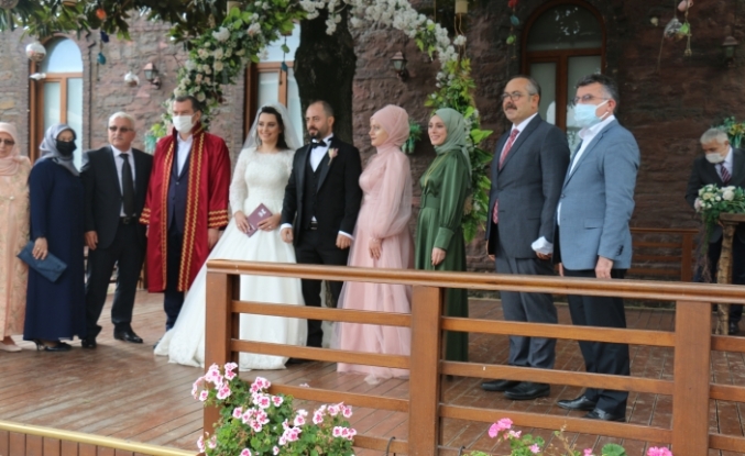Ayşe Nur ve Ahmet’in Nikahını Başkan Arısoy Kıydı