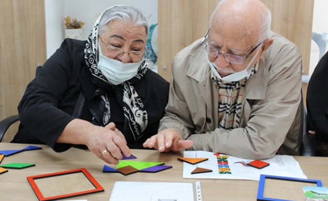 AKDEM Yaşlılar Kulübü Üyeleri Yaz Boyunca Sosyalleşiyor