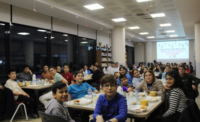 Bilgi Evi Öğrencileri Ramazan Boyunca İftar Sofrasında Bir Araya Geldiler