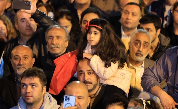 İstanbul, İmamoğlu’nu Bağrına Bastı